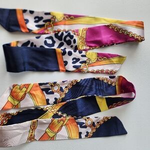 #10 Twilly Colorful Silk Scarf with Chain and Animal Print